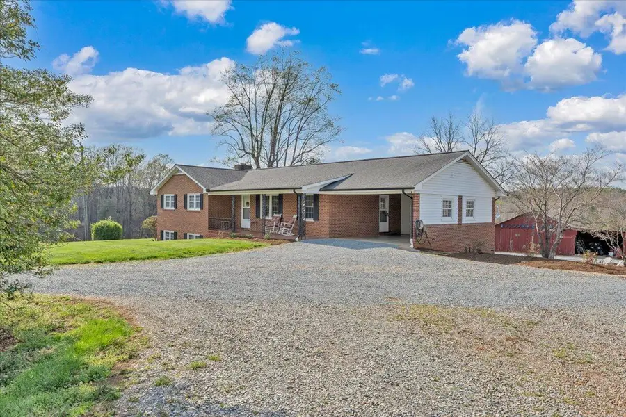 4660 Franklin St, Rocky Mount, VA 24151 - #3