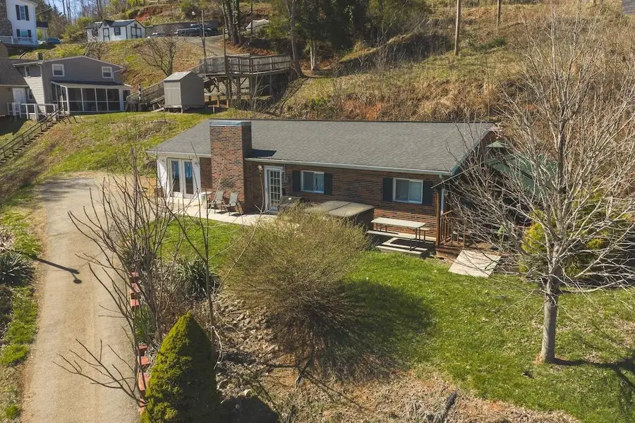 6321 W H Smith Dr, Dublin, VA 24084 - #2