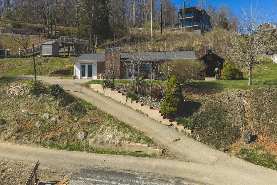 6321 W H Smith Dr, Dublin, VA 24084 - #3