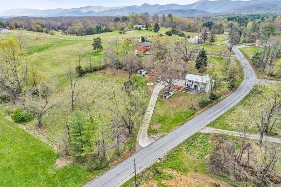 2238 Houston Mines Rd, Troutville, VA 24175 - #2