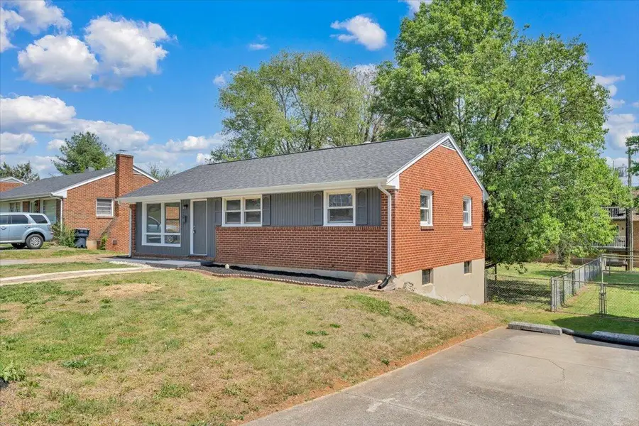 4417 Holmes St Ne, Roanoke, VA 24012 - #3