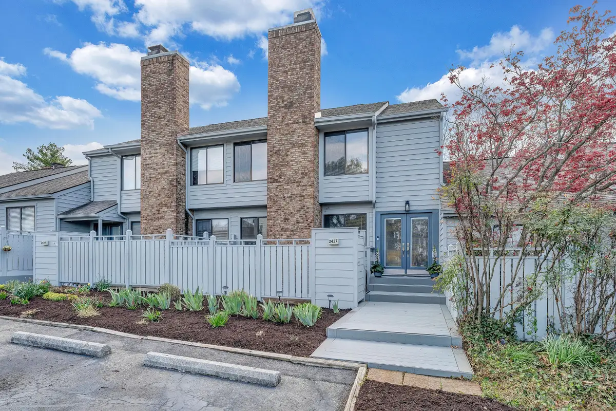 2437 S Clearing Rd, Salem, VA 24153 - #1