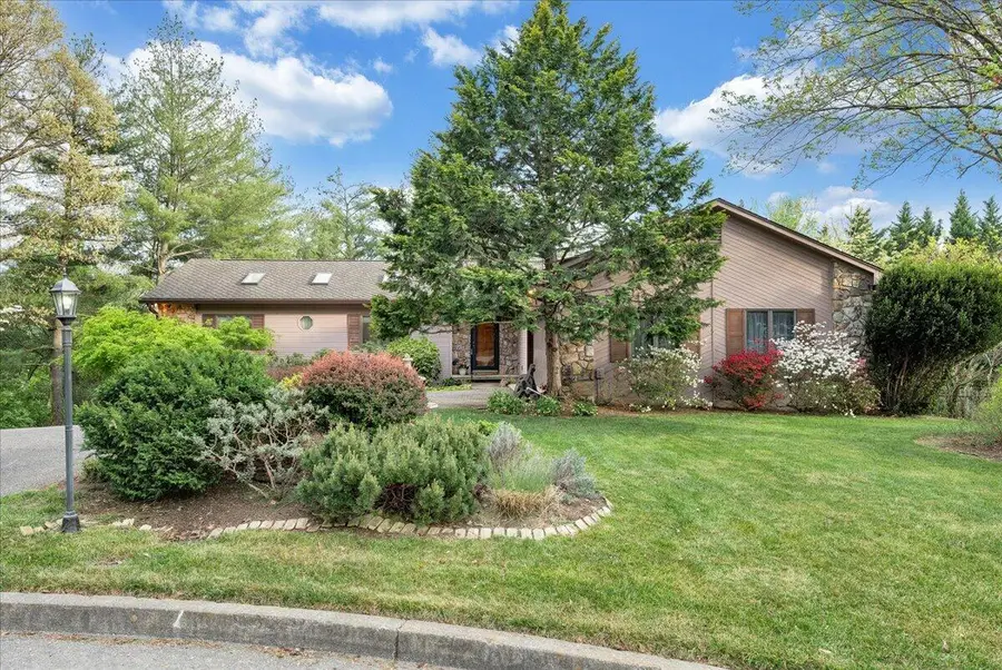 2606 Oak Hill Ln Sw, Roanoke, VA 24015 - #2