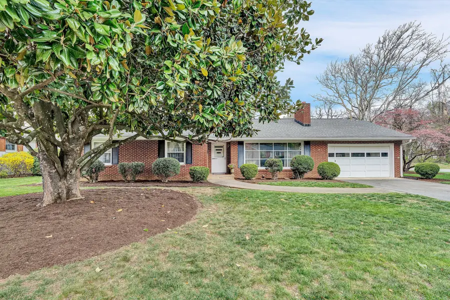 607 Lou Ann St, Salem, VA 24153 - #2