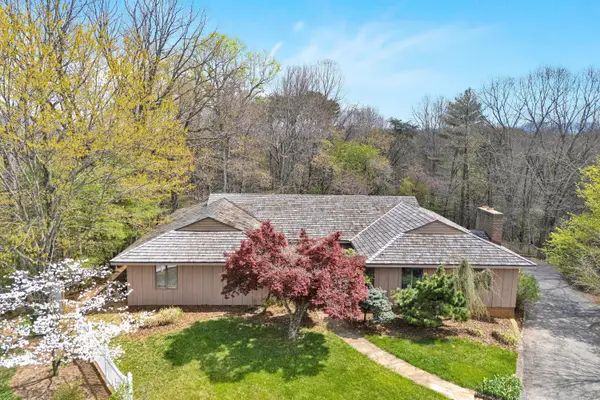 6051 Lakemont Dr, Roanoke, VA 24018