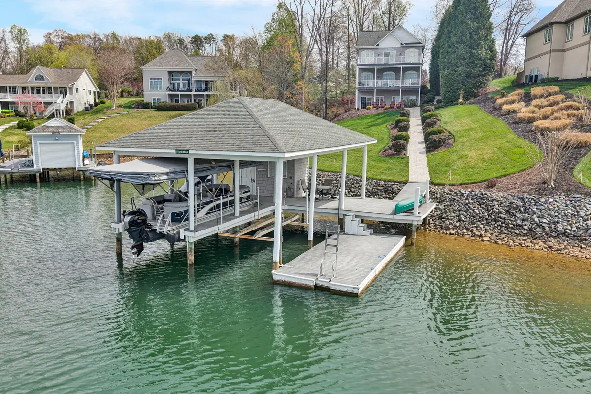 171 Marvin Gardens Dr, Moneta, VA 24121 - #1