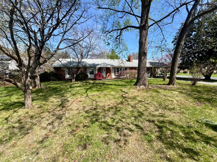 984 Colbourne Ave, Vinton, VA 24179 - #2