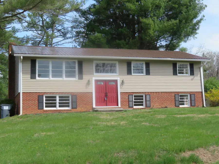 58 Lakeland Cir, Troutville, VA 24175 - #3