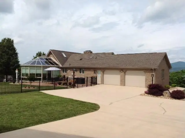 252 Richardson Dr, Roanoke, VA 24019 - #1