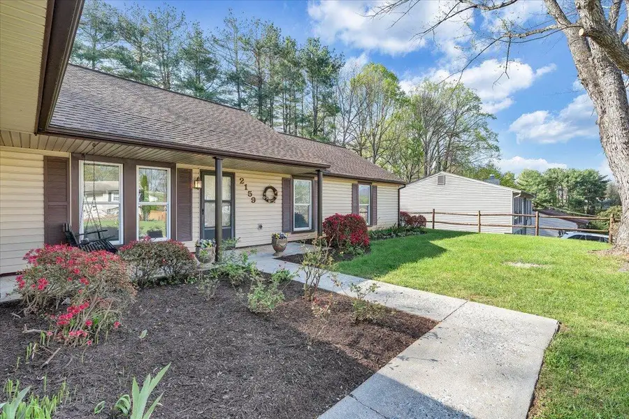 2159 Beavers Ln, Vinton, VA 24179 - #2