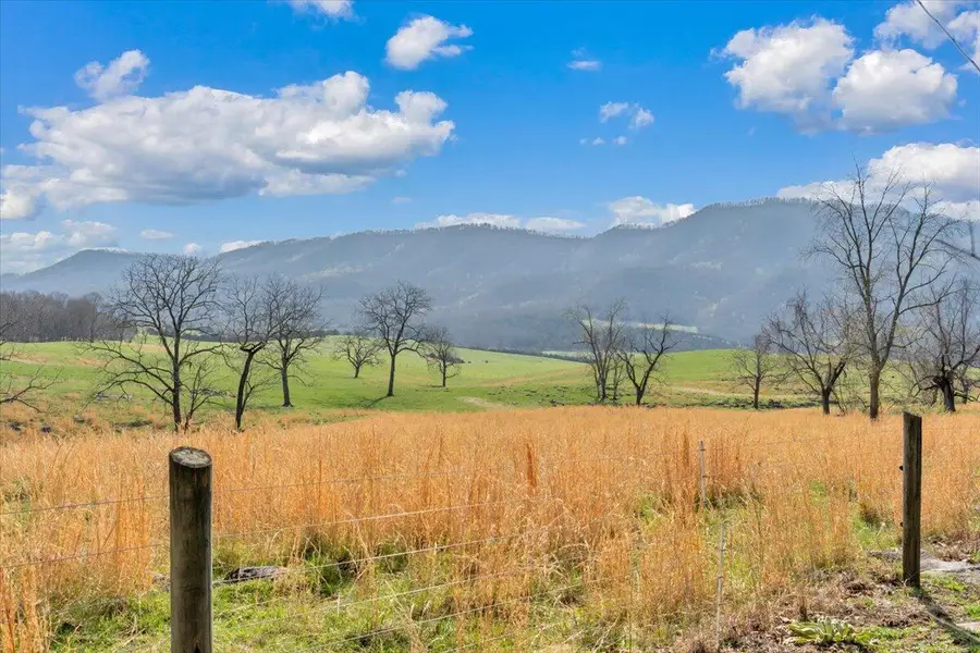 484 Mill Pointe Rd, Blacksburg, VA 24060 - #3