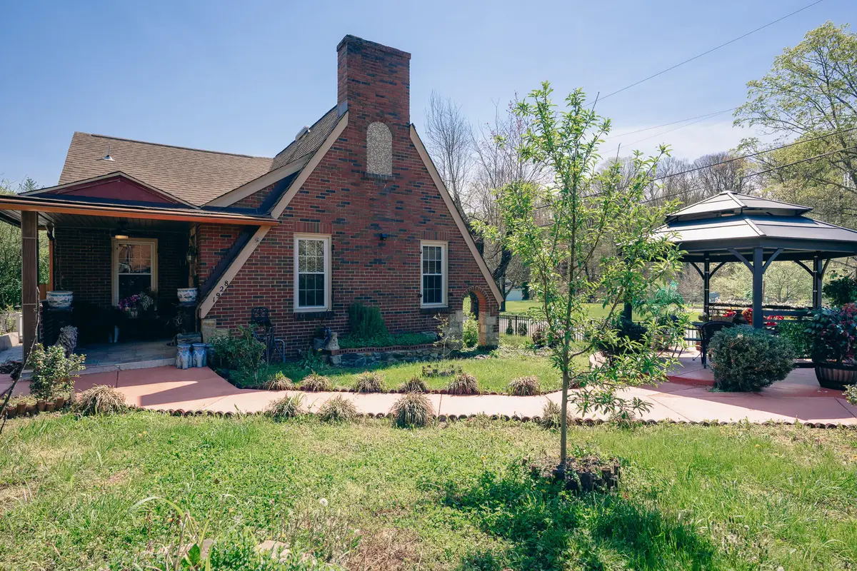 1928 Warrington Rd Sw, Roanoke, VA 24015 - #1