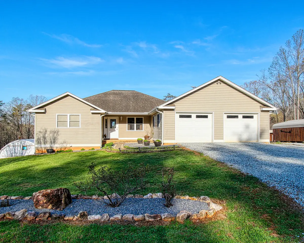 498 Meeks Rd, Penhook, VA 24137 - #1