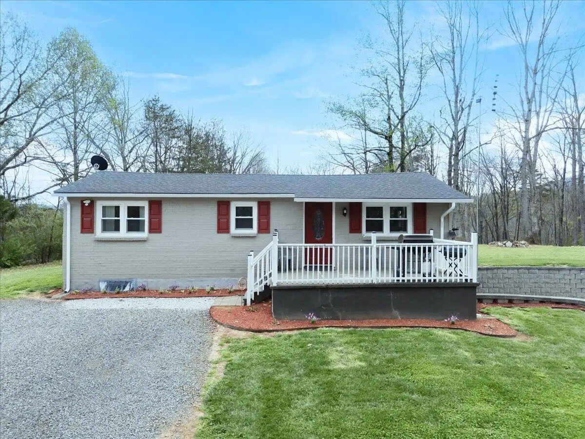 5620 Carter Ln, Salem, VA 24153 - #1