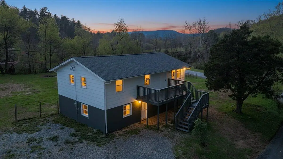 28 Scotts Hollow Rd, Eagle Rock, VA 24085 - #1
