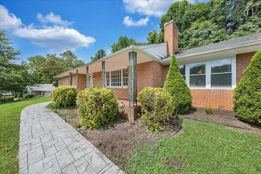 3579 Hartland Rd, Roanoke, VA 24015 - #2