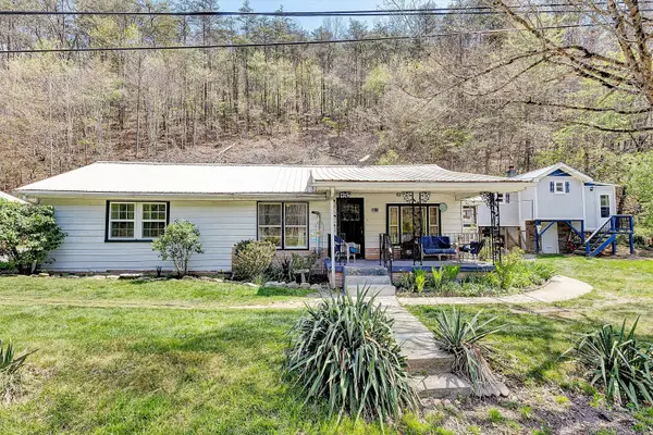 5215 Kanawha Trl, Covington, VA 24426