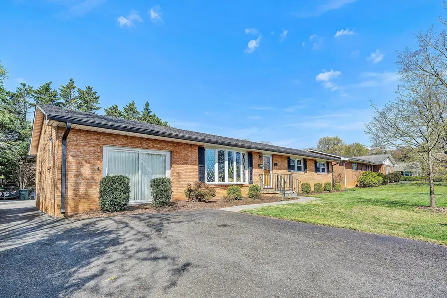 429 Highfield Rd, Salem, VA 24153 - #2