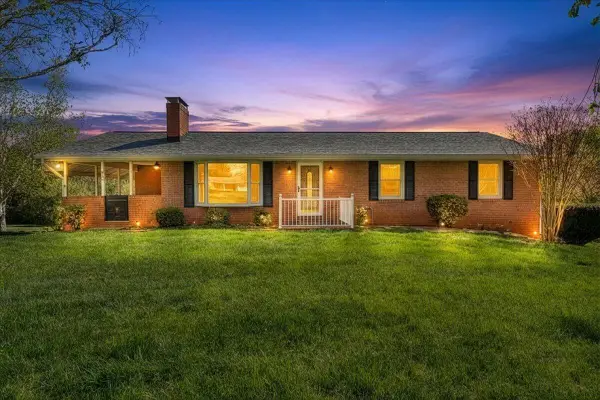 930 Farmington Rd, Hardy, VA 24101