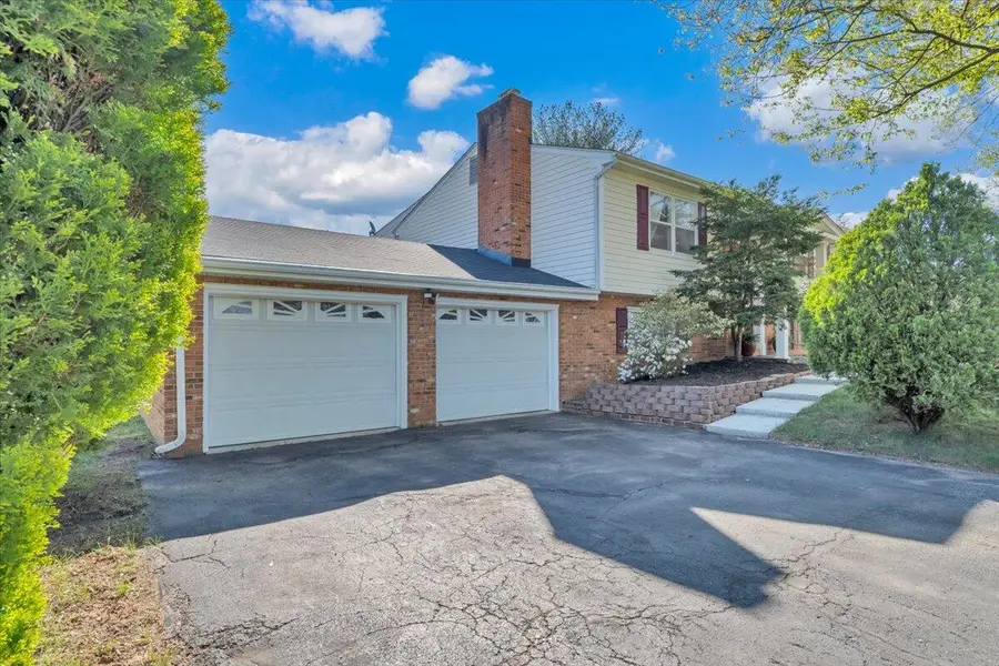 812 Knollwood Dr, Troutville, VA 24175 - #3