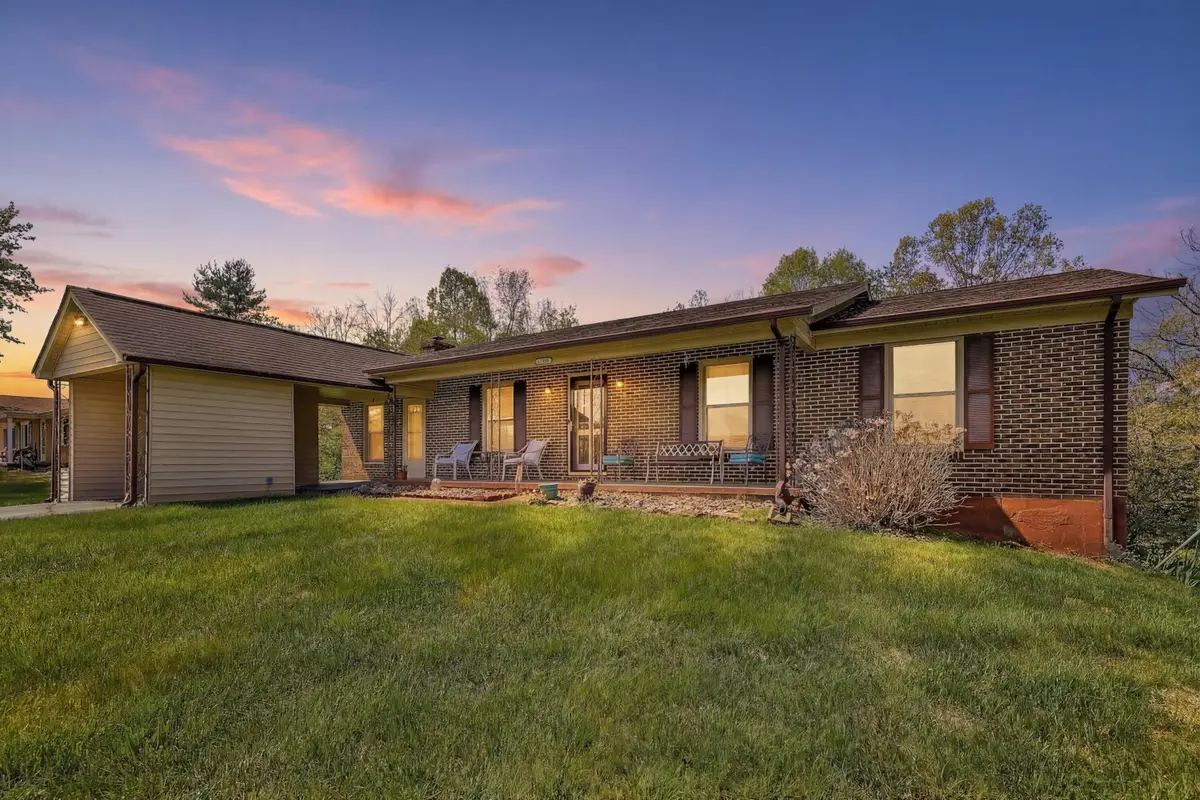 509 Carver Rd, Martinsville, VA 24112 - #1