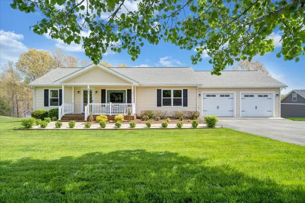 462 Gilford Rd, Wirtz, VA 24184