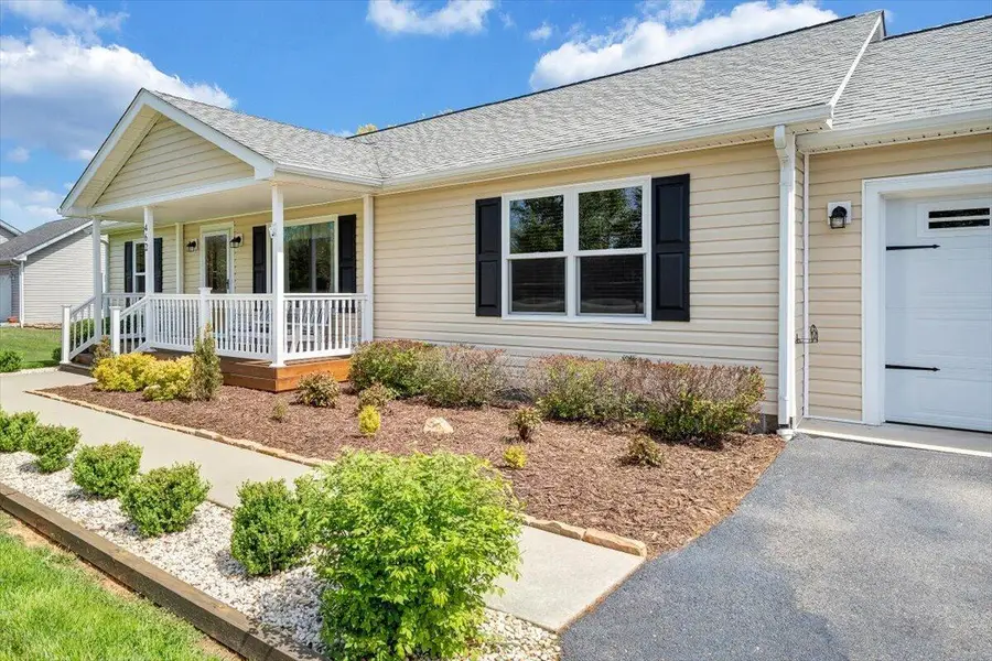 462 Gilford Rd, Wirtz, VA 24184 - #2