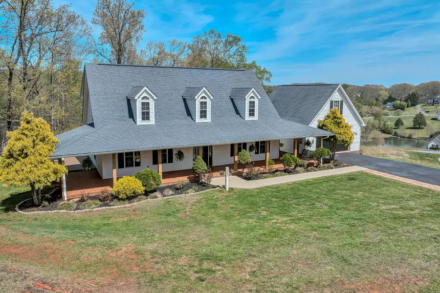 1087 Strawberry Hill Ct, Vinton, VA 24179 - #2