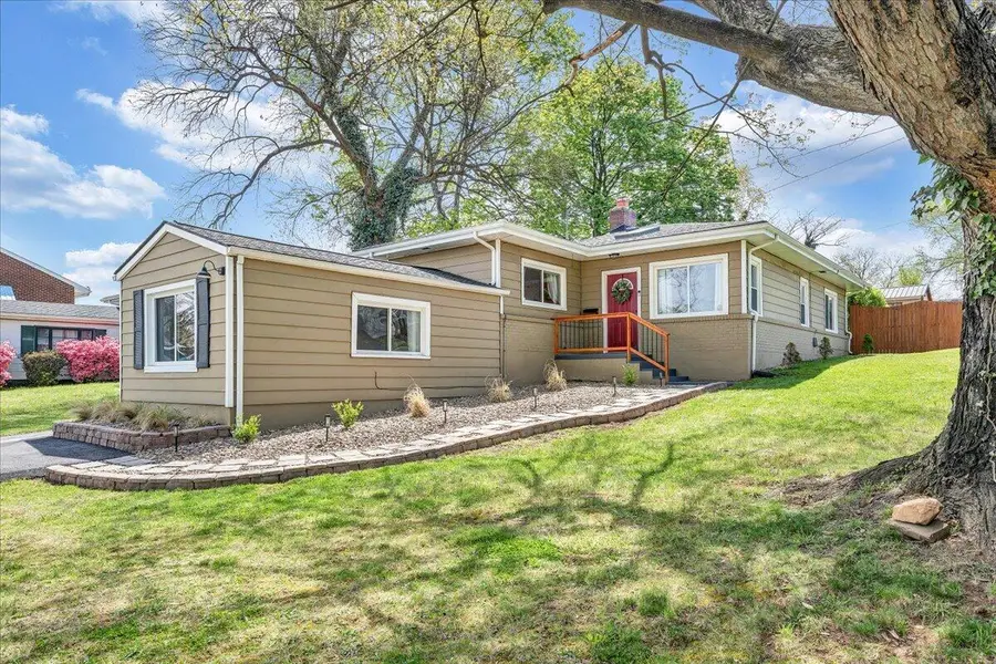 2354 Berkley Ave Sw, Roanoke, VA 24015 - #2