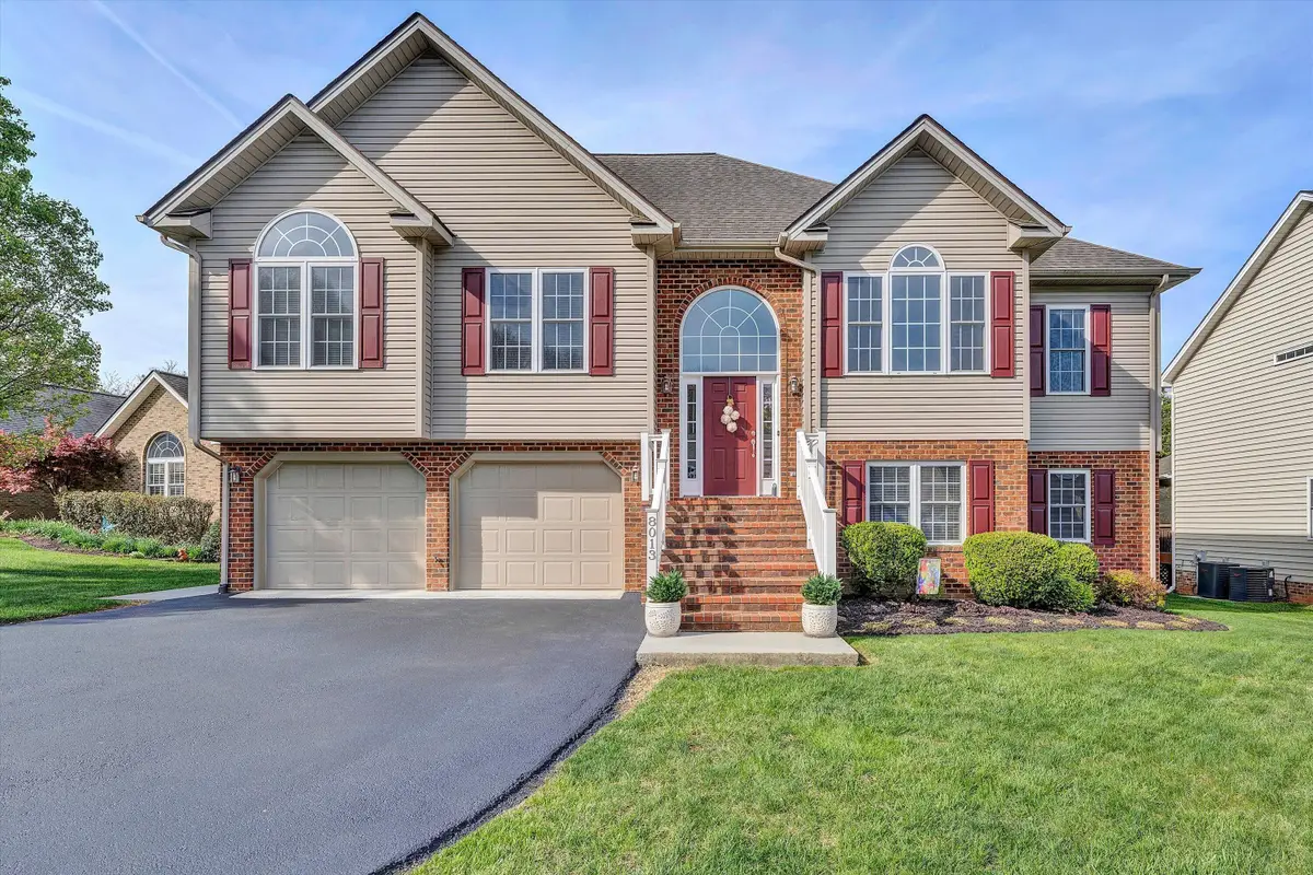 8013 Amber Wood Ct, Roanoke, VA 24019 - #1