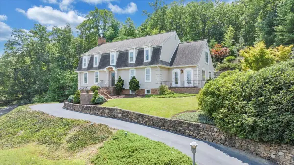 5004 Crossbow Cir, Roanoke, VA 24018