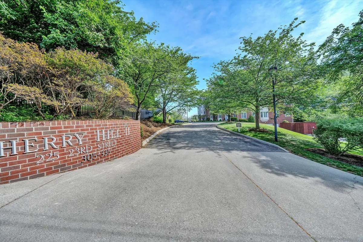 225 23rd St Sw #205, Roanoke, VA 24014 - #1