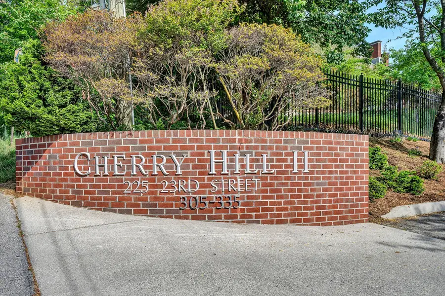 225 23rd St Sw #205, Roanoke, VA 24014 - #2