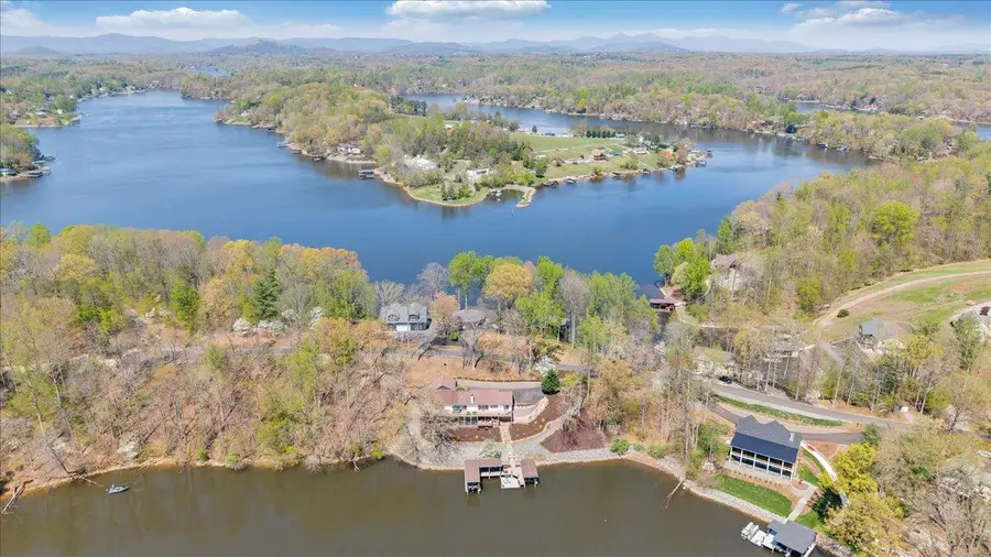 1055 Redbud Ln, Moneta, VA 24121 - #2