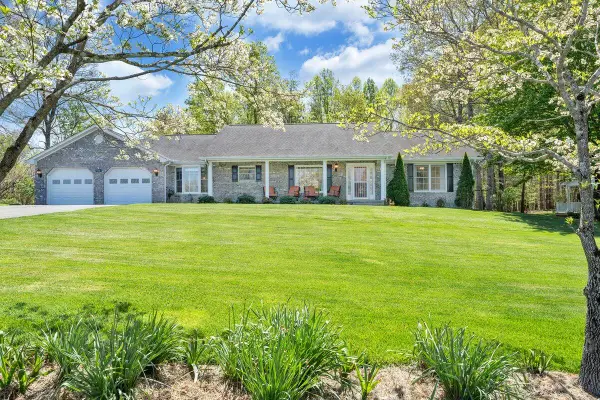 410 Greenview Dr, Rocky Mount, VA 24151