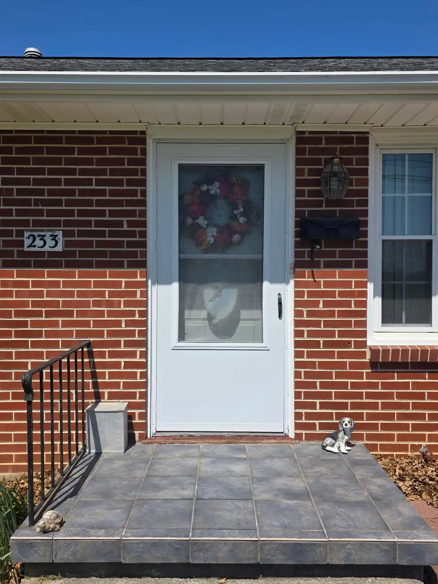 233 W Carrollton Ave, Salem, VA 24153 - #2