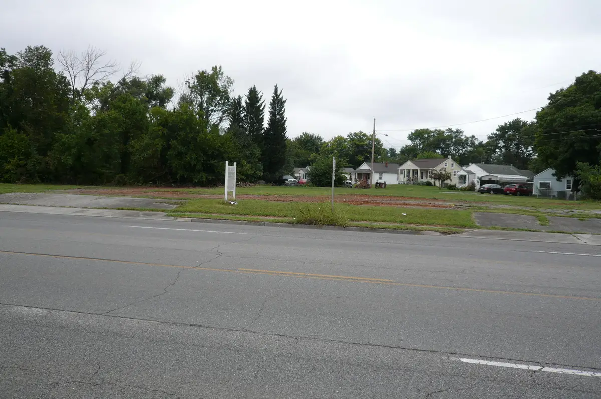 625 W 4th St, Salem, VA 24153 - #1