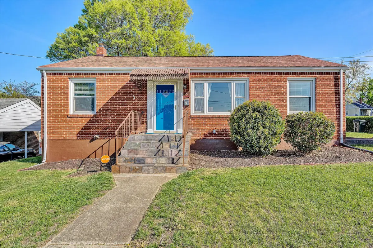 903 Marston St, Salem, VA 24153 - #1