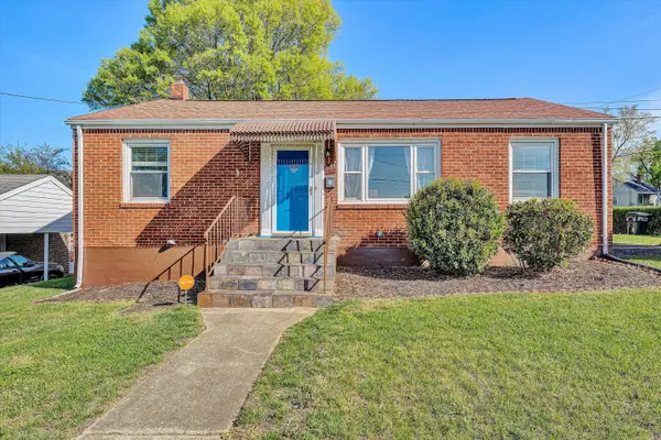 903 Marston St, Salem, VA 24153