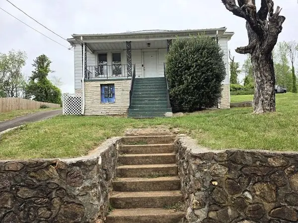 170 10th St, Fieldale, VA 24089