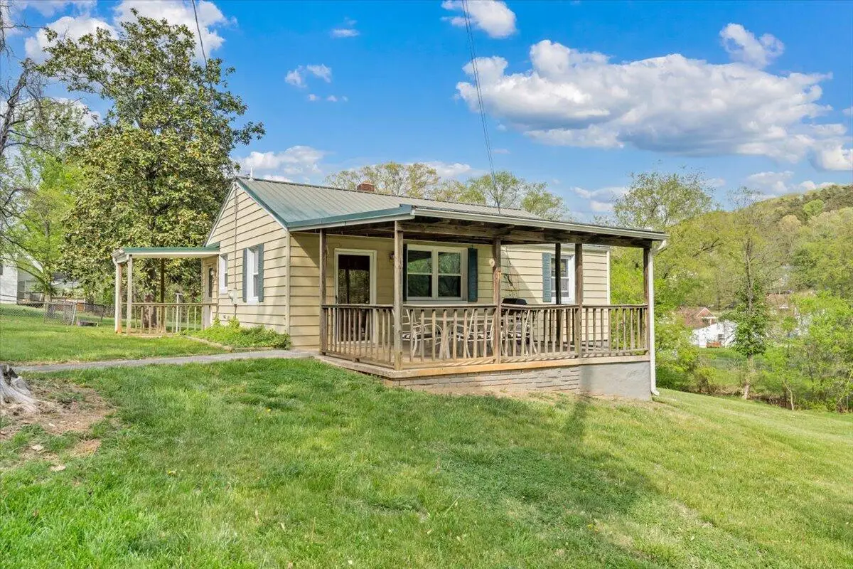 3302 Troxell Rd Se, Roanoke, VA 24014 - #1