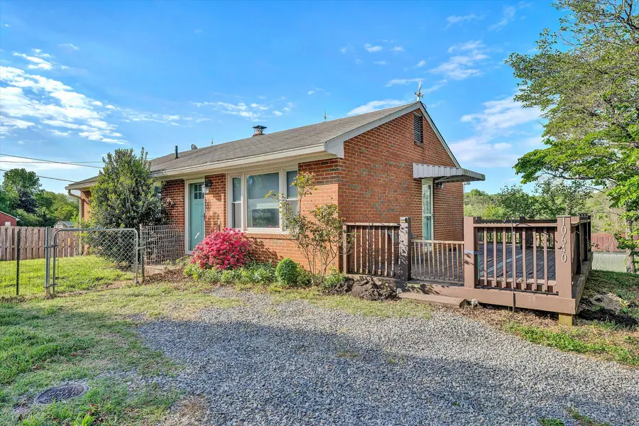 10640 Stewartsville Rd, Vinton, VA 24179 - #2