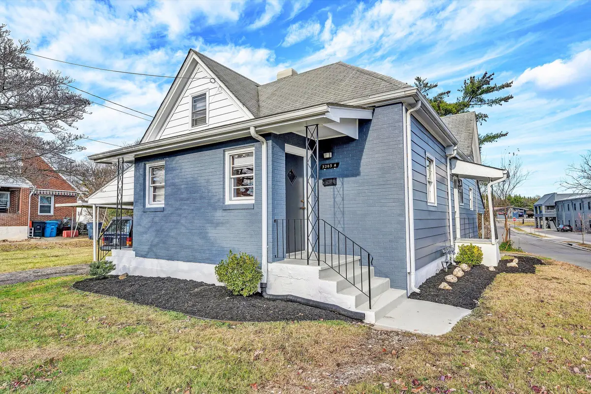 3203 Roundhill Ave Nw, Roanoke, VA 24012 - #1