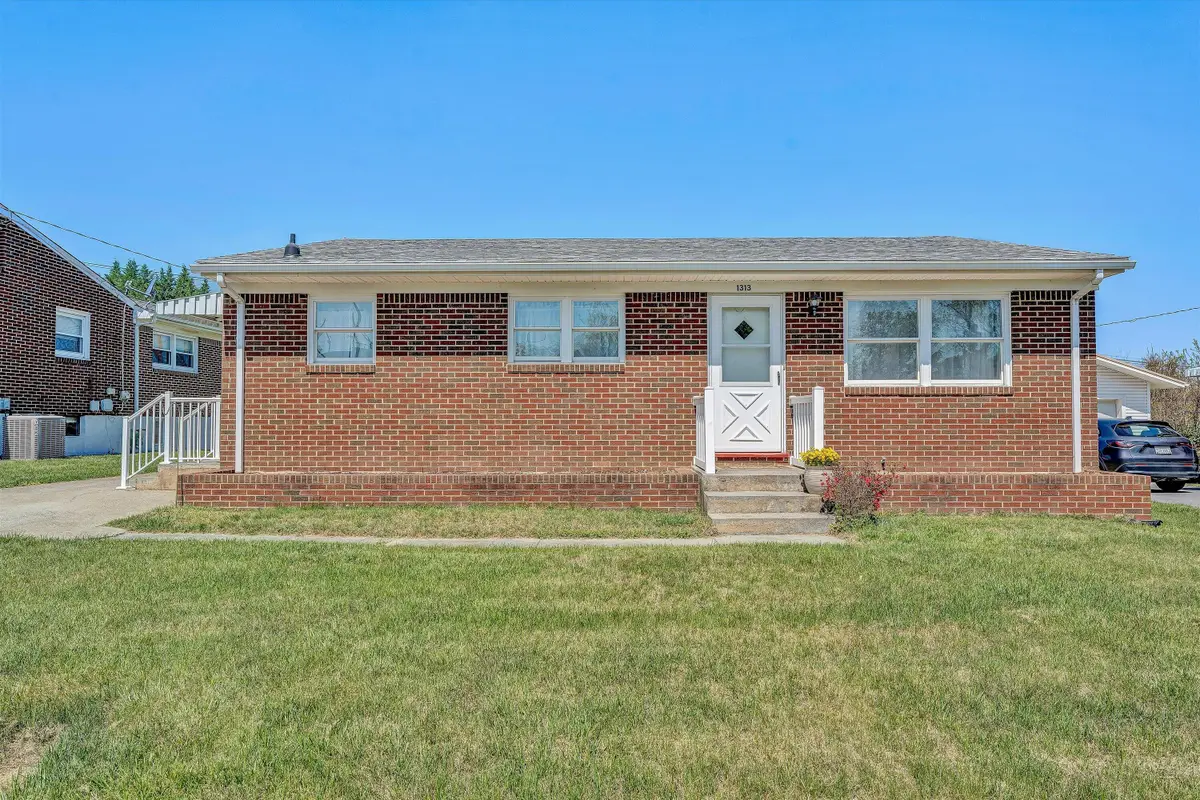 1313 Slemp St, Salem, VA 24153 - #1