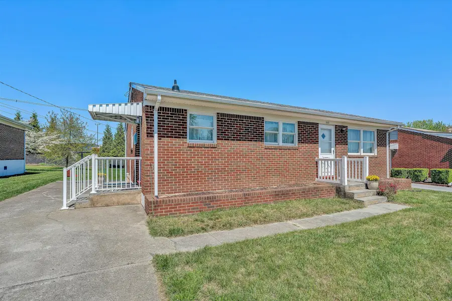 1313 Slemp St, Salem, VA 24153 - #2