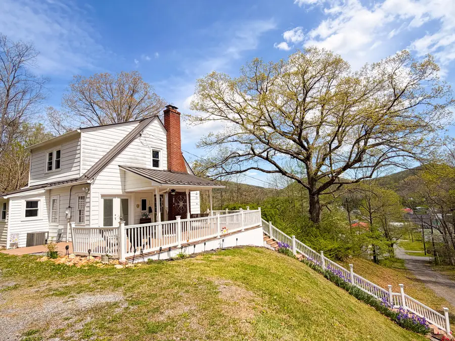 102 6th St, Iron Gate, VA 24448 - #2