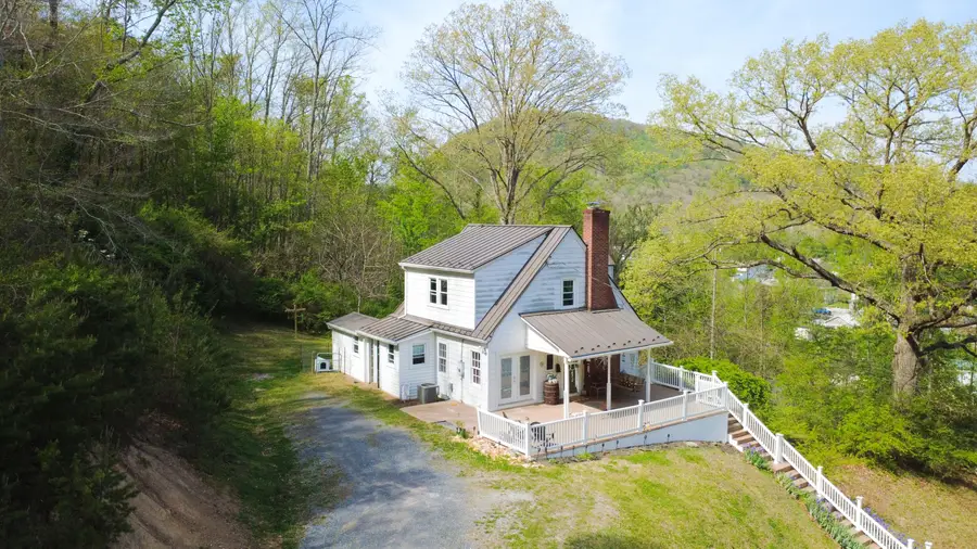 102 6th St, Iron Gate, VA 24448 - #3