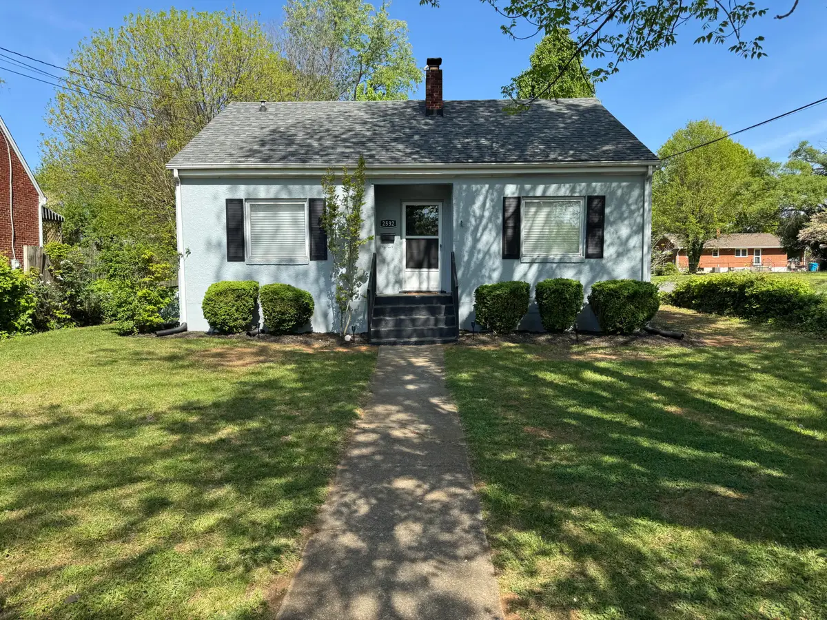 2532 Edinburgh Dr Nw, Roanoke, VA 24012 - #1