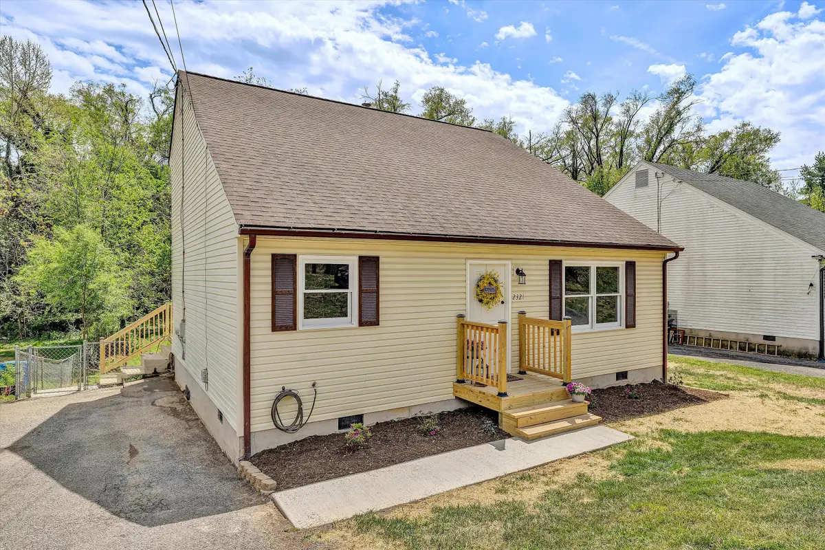 2321 Dunkirk Ave Ne, Roanoke, VA 24012 - #1