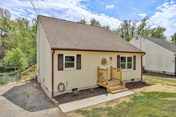 2321 Dunkirk Ave Ne, Roanoke, VA 24012